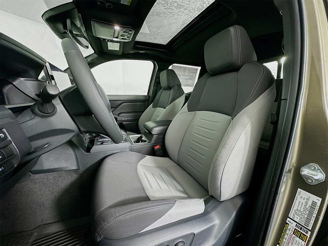 2025 Toyota Tacoma TRD Off Road - Image 22