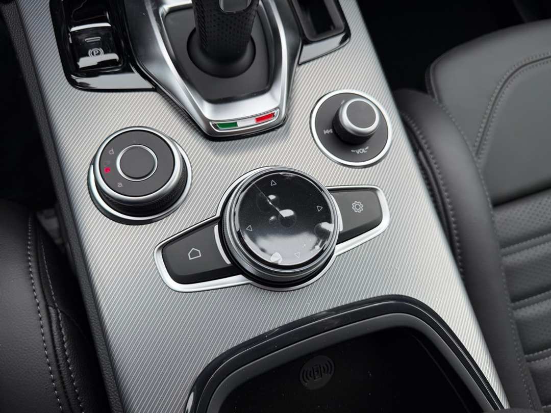 2026 Alfa Romeo Stelvio - Image 26