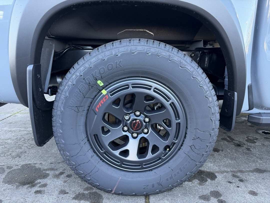 2026 Nissan Frontier PRO4X - Image 9