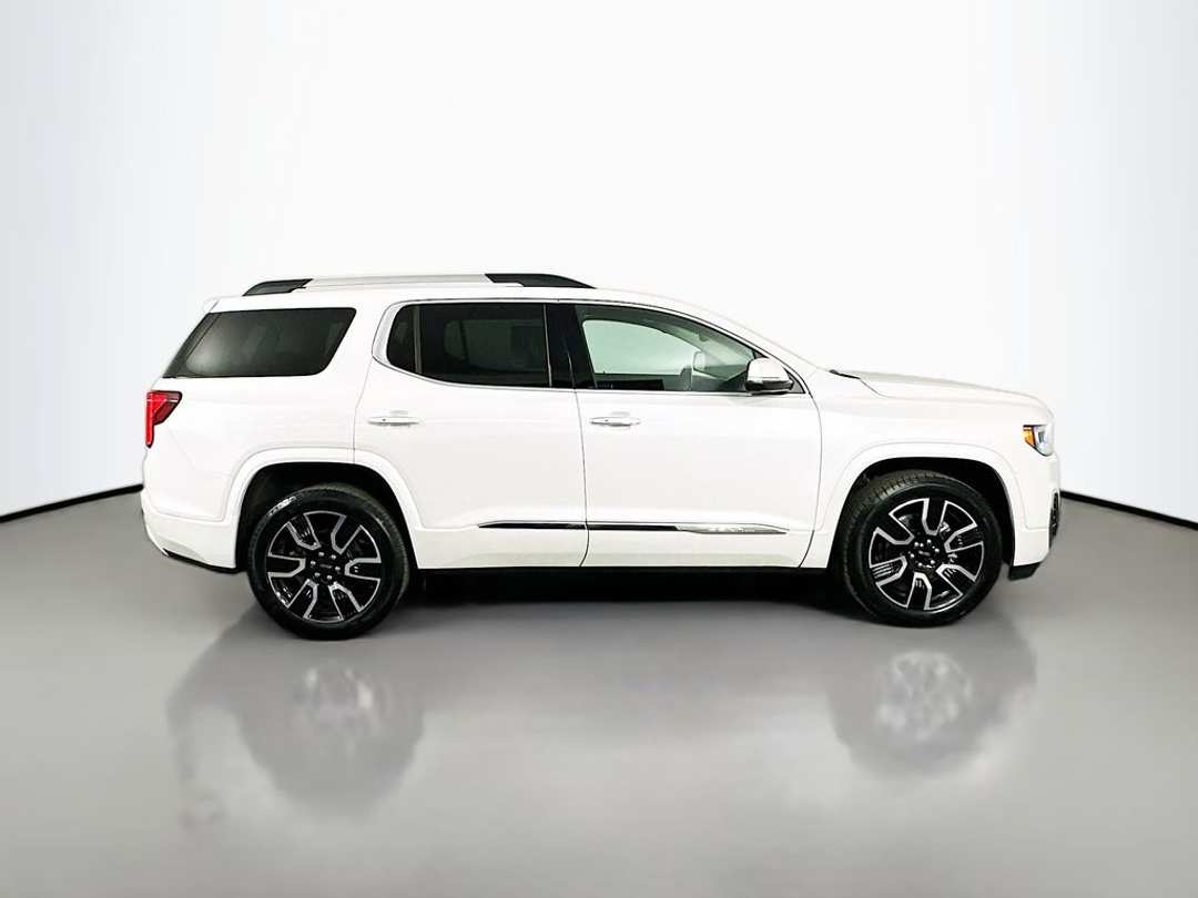 2021 GMC Acadia Denali - Image 9