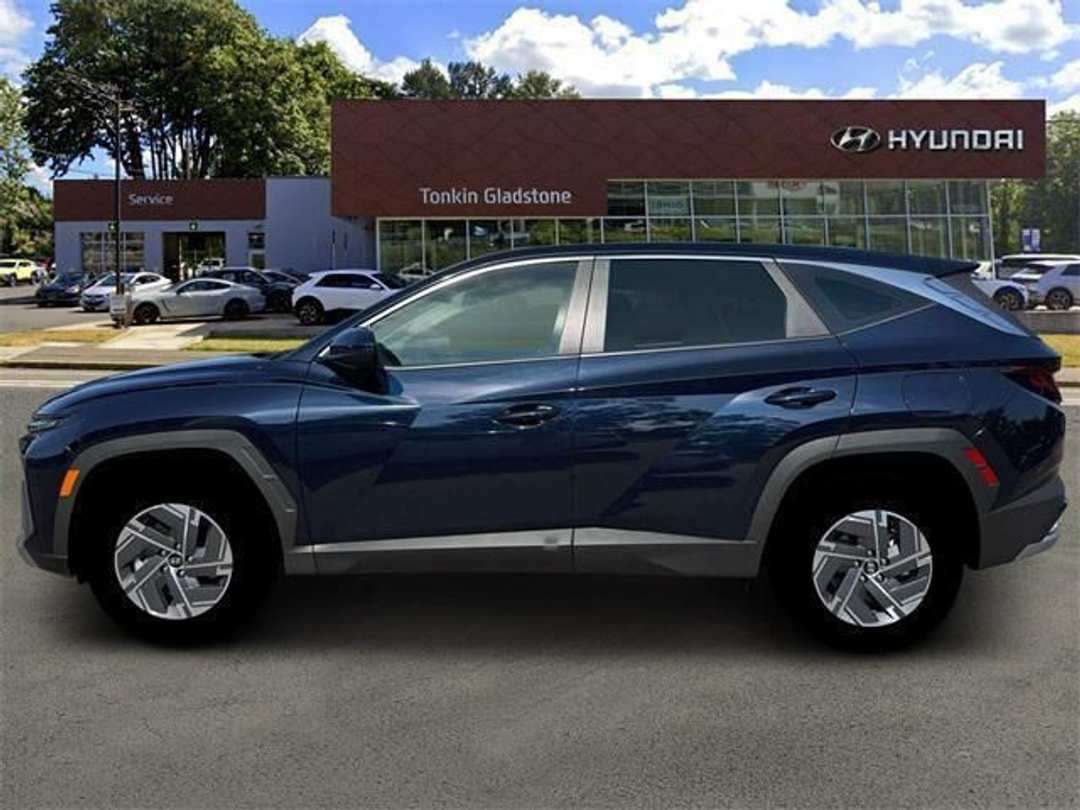 2026 Hyundai Tucson Blue SE - Image 3