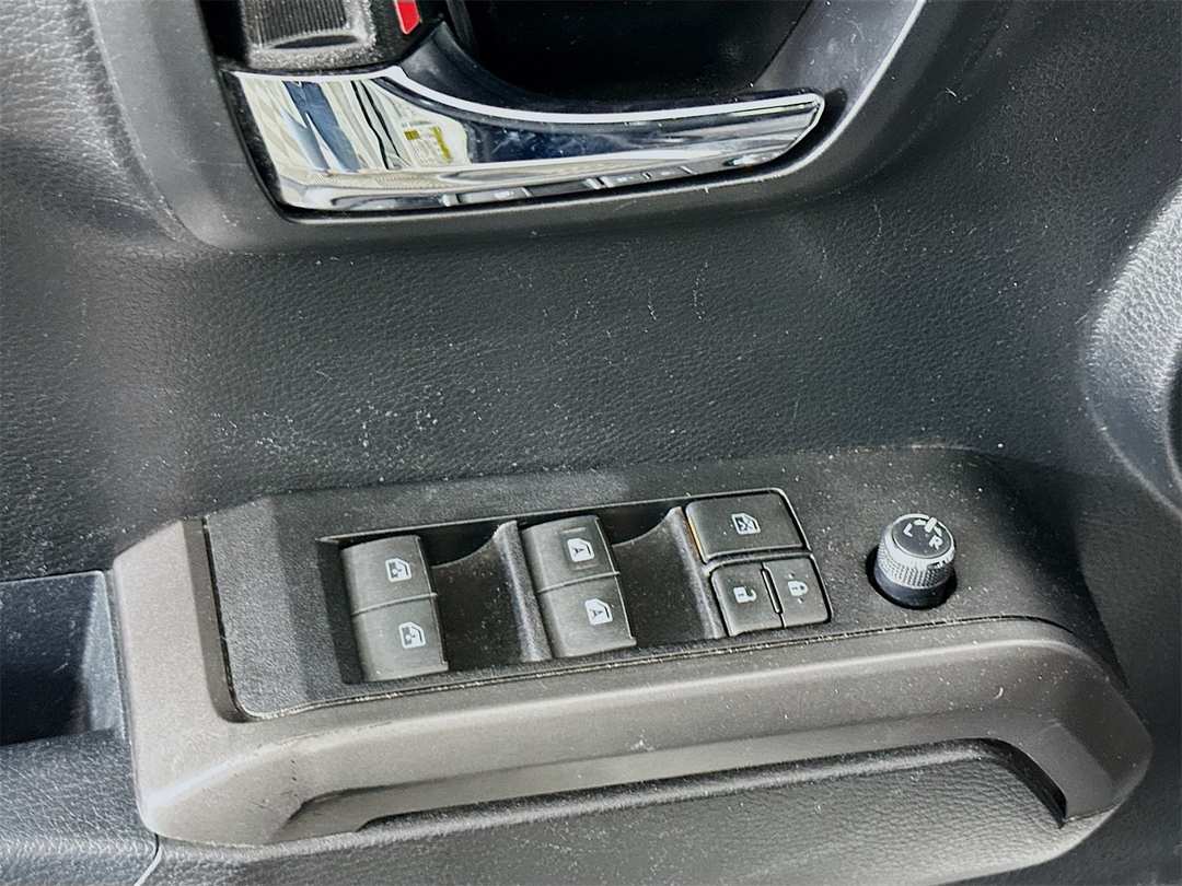 2017 Toyota Tacoma TRD OffRoad - Image 18