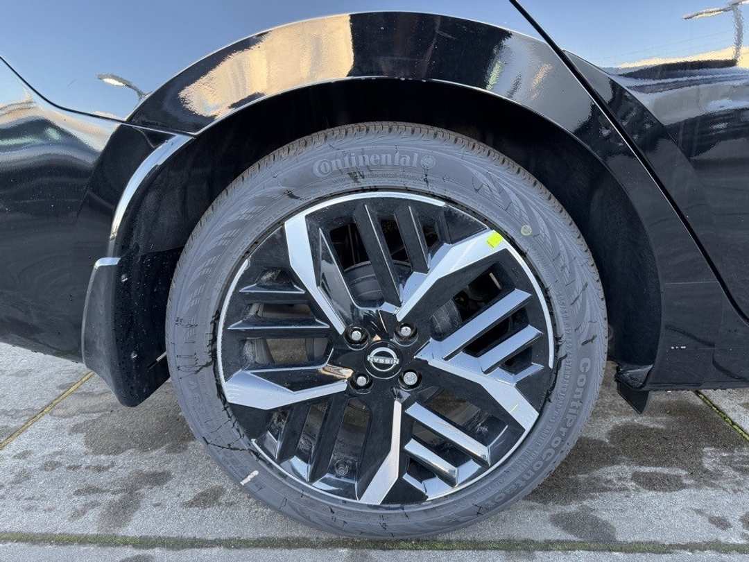 2025 Nissan Versa 1.6 SR - Image 10