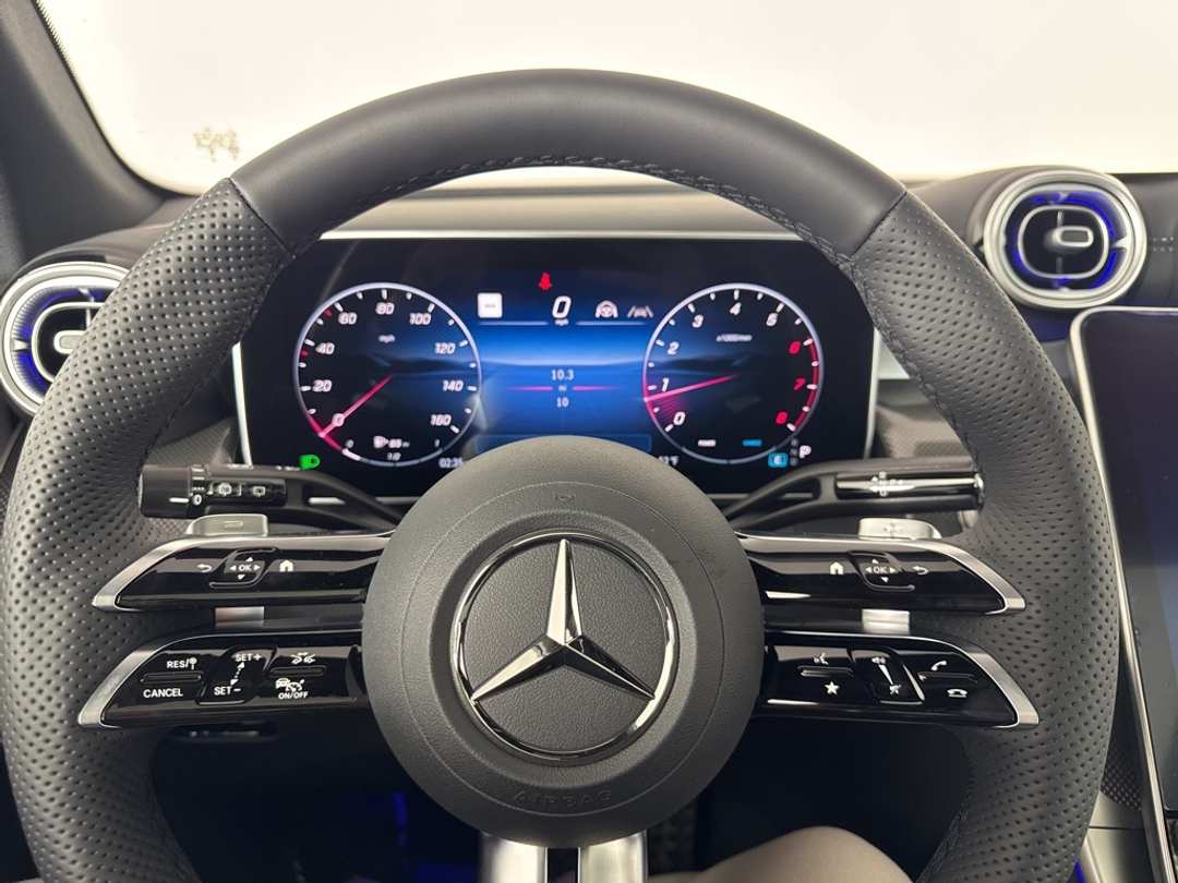 2026 Mercedes-Benz GLC GLC 300 - Image 32