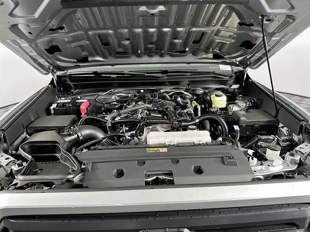 2025 Toyota Tacoma SR5 - Image 28
