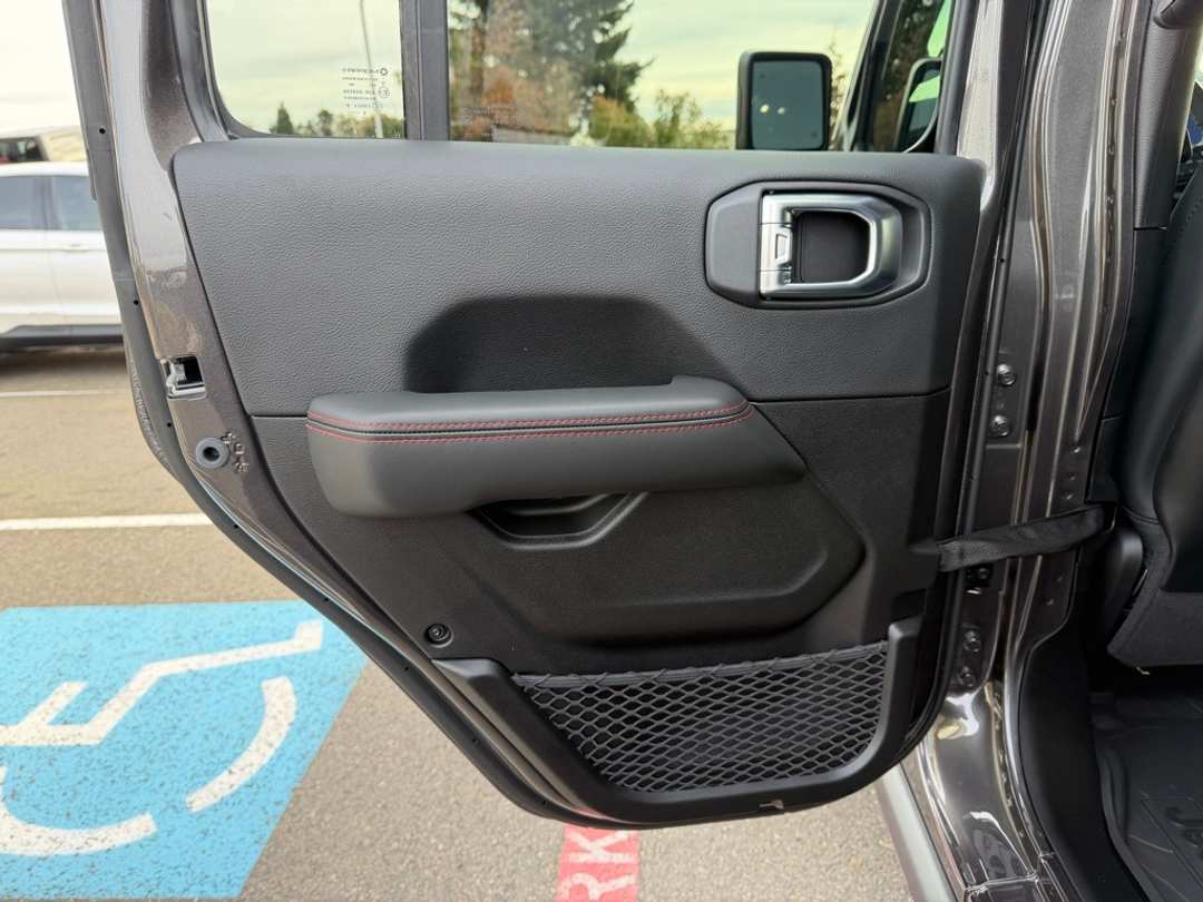 2026 Jeep Wrangler Rubicon - Image 28