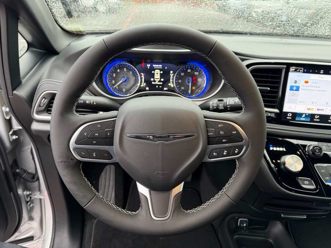 2026 Chrysler Pacifica Select - Image 19