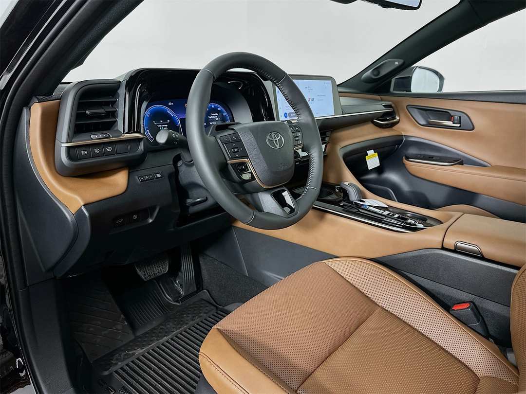 2025 Toyota Crown Signia Limited - Image 9