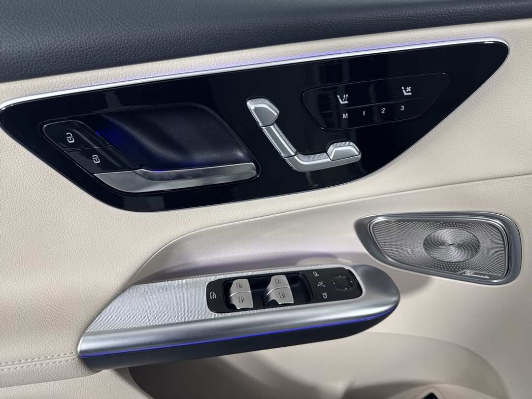 2026 Mercedes-Benz GLC GLC 300 - Image 24