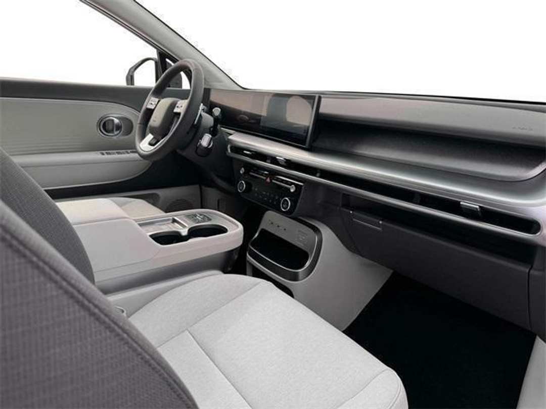 2026 Hyundai Ioniq 9 SE - Image 15