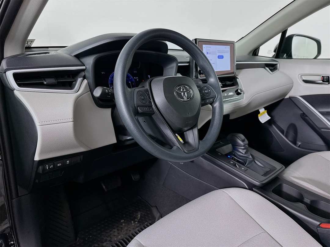 2026 Toyota Corolla Cross L - Image 9