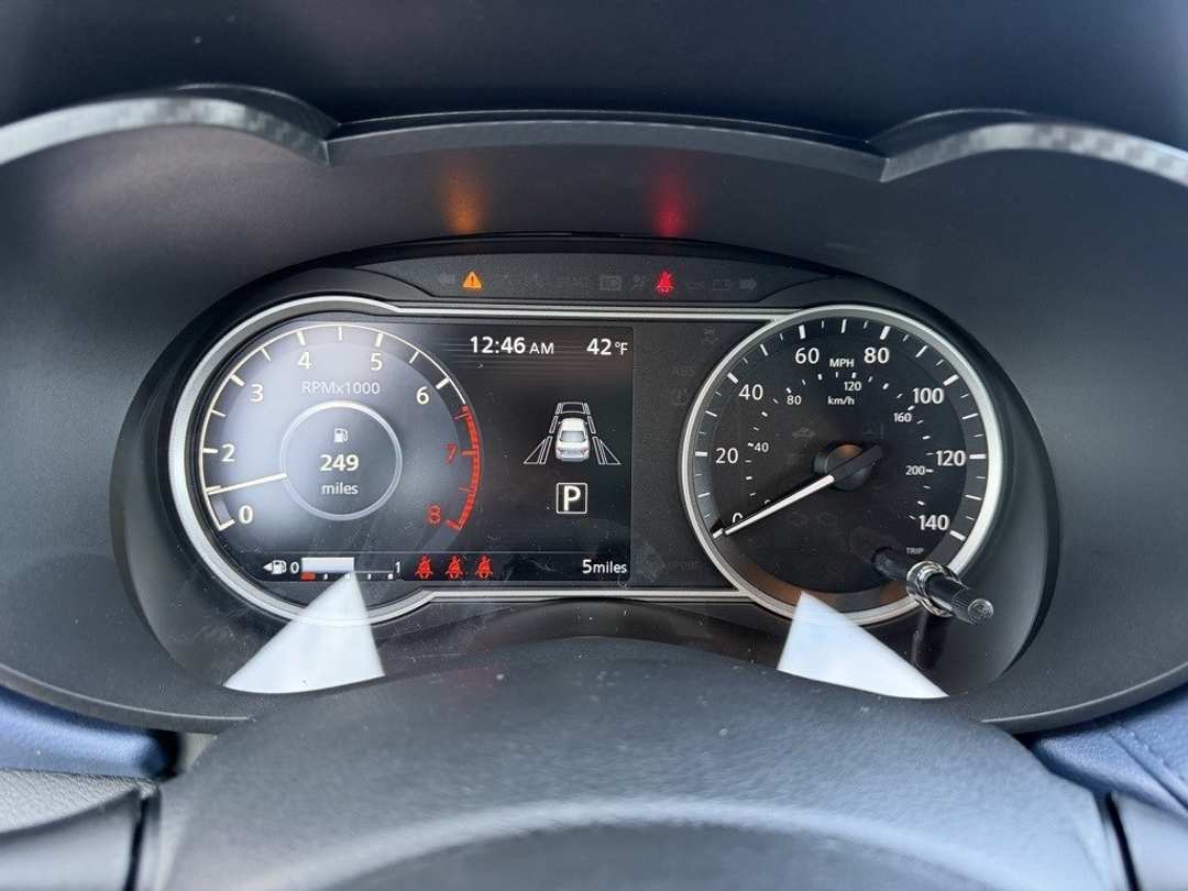 2025 Nissan Versa 1.6 SV - Image 25