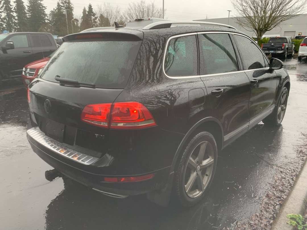 2012 Volkswagen Touareg V6 TDI - Image 4
