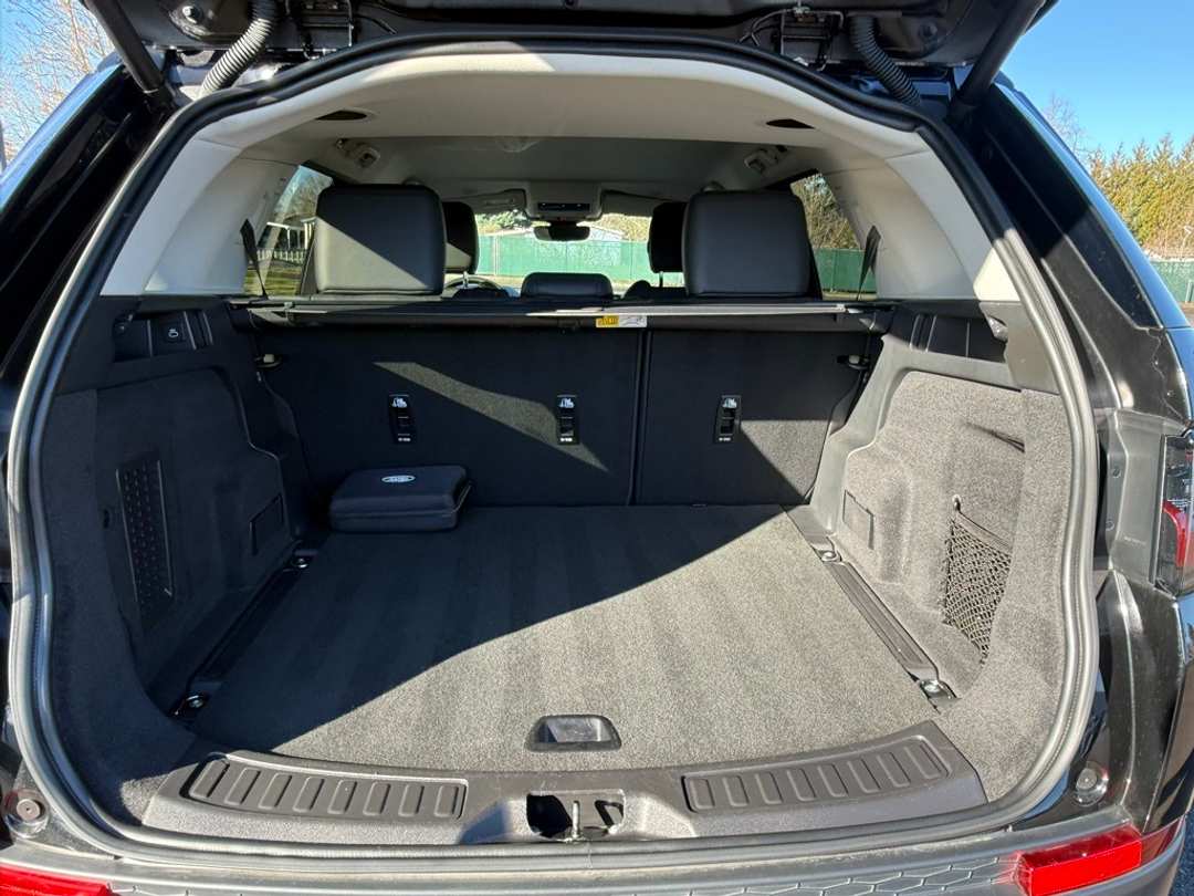 2023 Land Rover Discovery Sport SE - Image 20