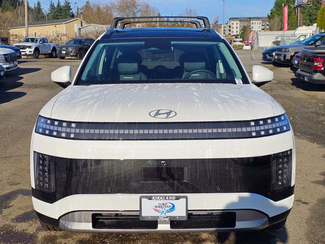 2026 Hyundai Ioniq 9 Performance Limited - Image 2