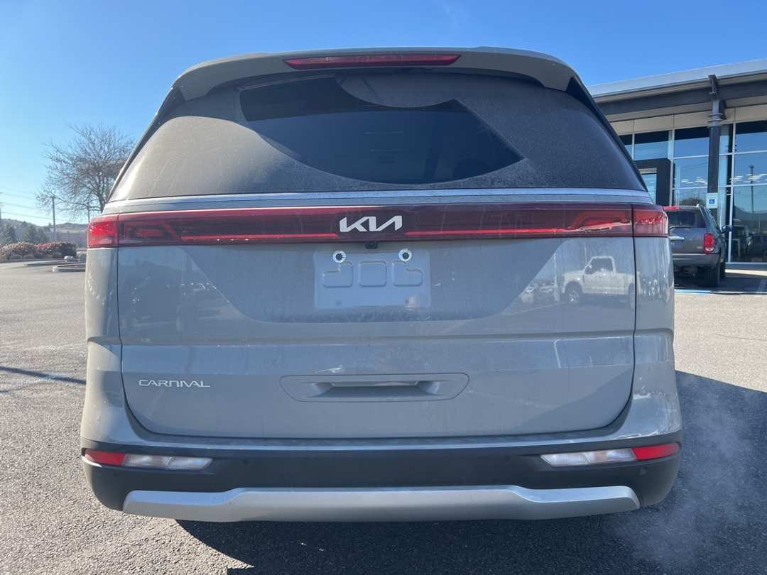 2024 Kia Carnival EX - Image 7