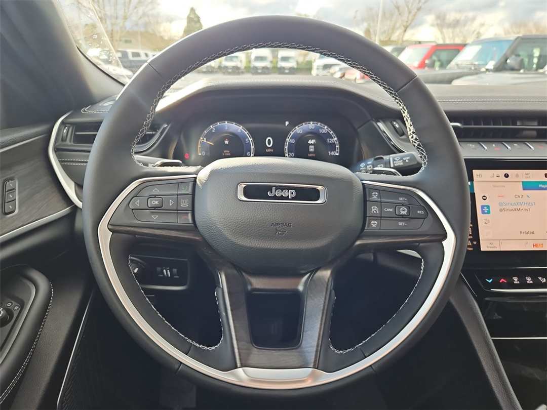 2026 Jeep Grand Cherokee Limited - Image 14