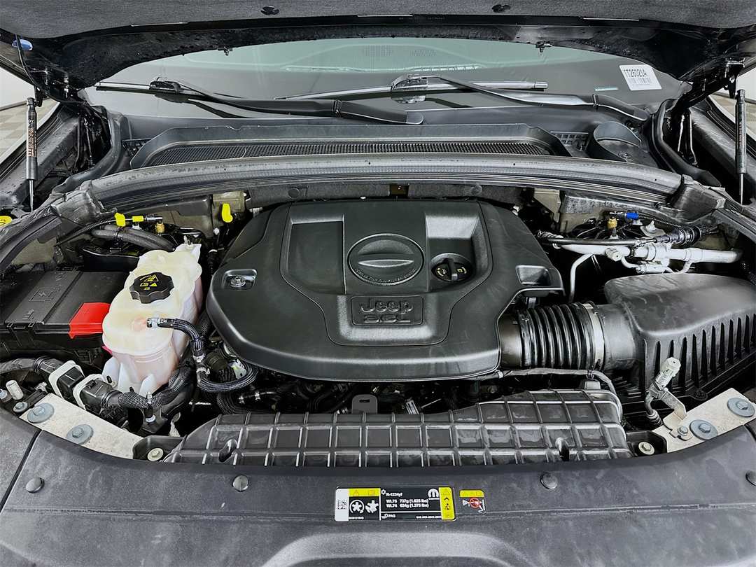 2022 Jeep Grand Cherokee Overland - Image 32