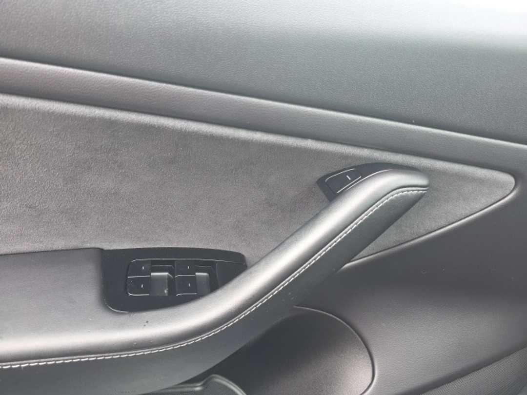 2019 Tesla Model 3 Long Range - Image 10