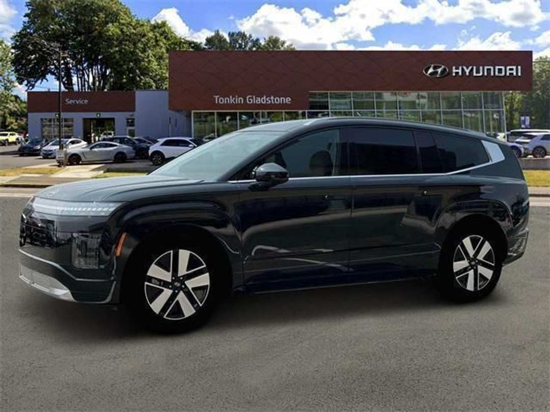 2026 Hyundai Ioniq 9 SEL - Image 2