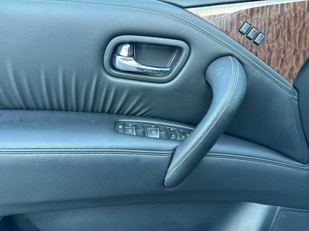 2019 Nissan Armada SL - Image 10