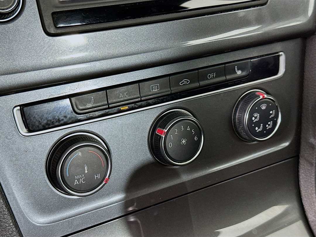 2017 Volkswagen Golf Alltrack TSI S - Image 16