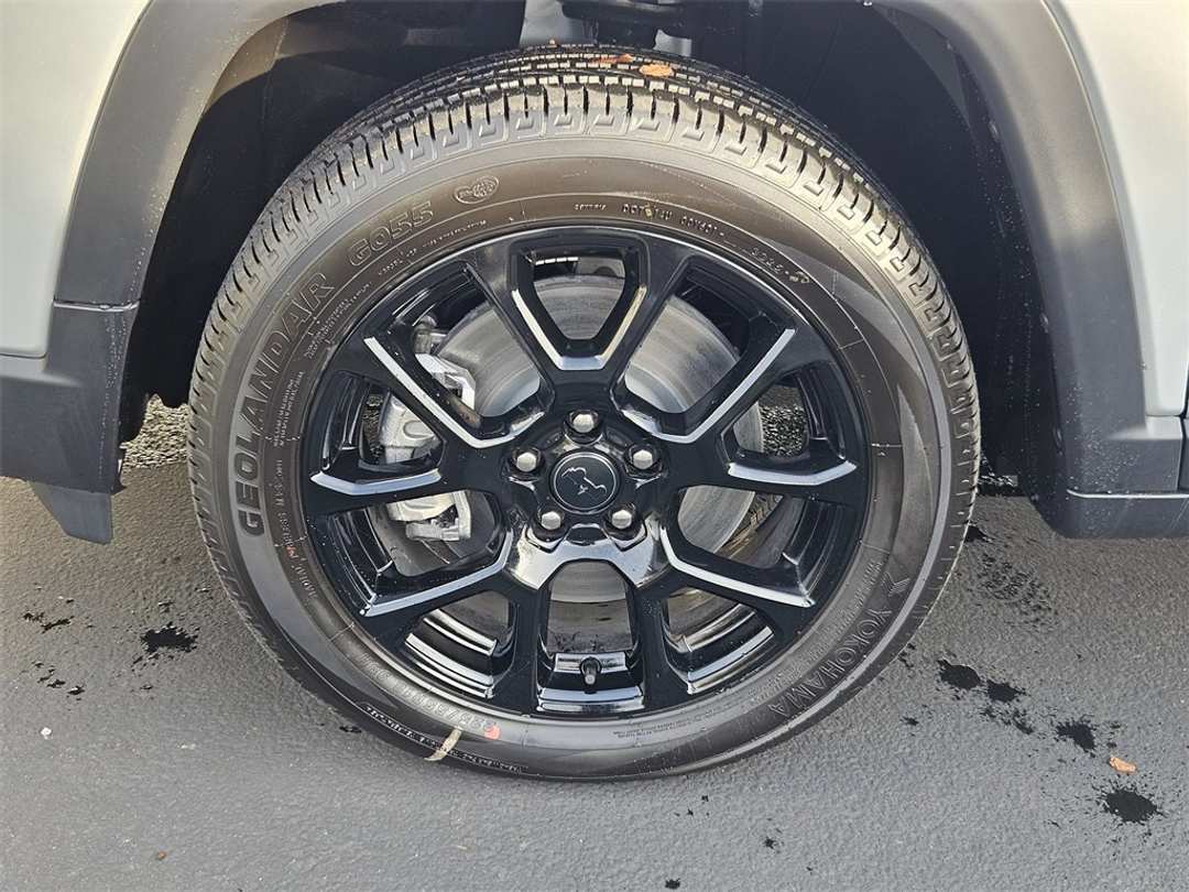 2026 Jeep Compass Latitude - Image 38