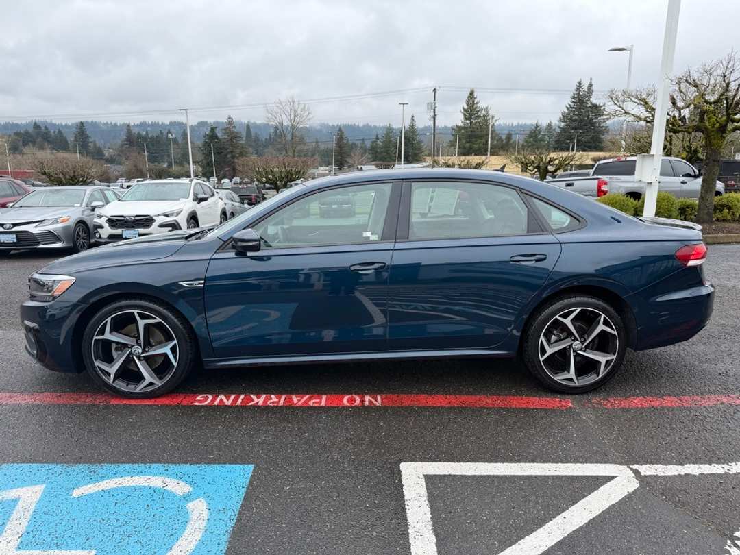 2020 Volkswagen Passat 2.0T RLine - Image 5