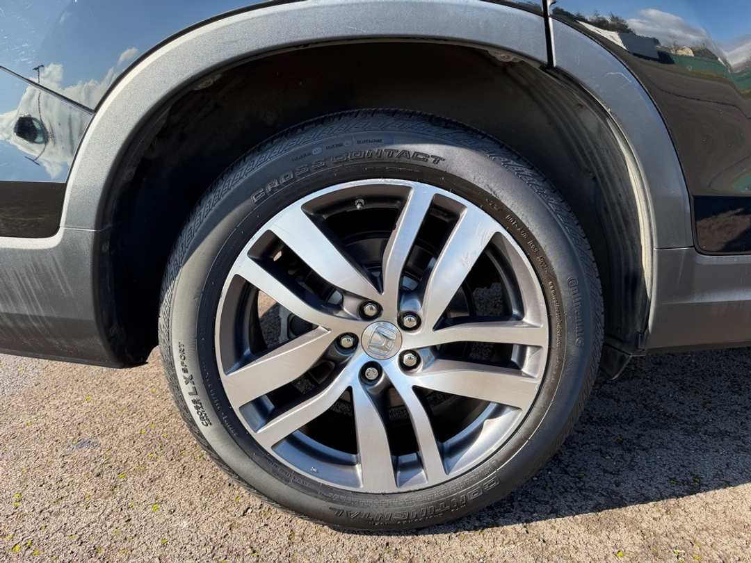 2017 Honda Pilot Touring - Image 10