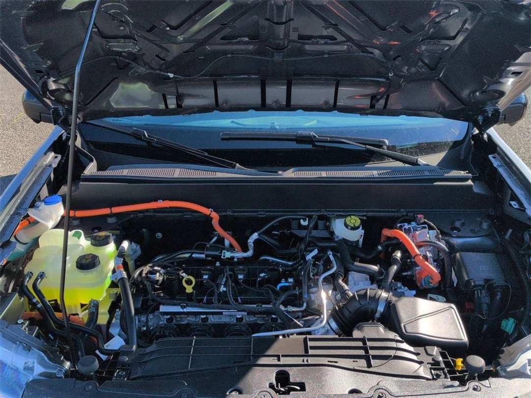 2026 Ford Maverick Lariat - Image 32