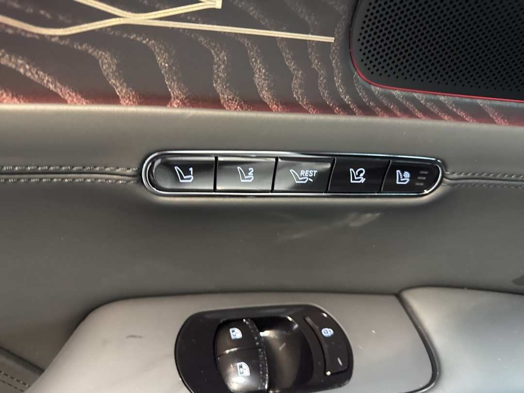 2026 Genesis G90 3.5T eSC - Image 40