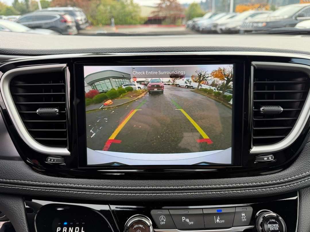 2026 Chrysler Pacifica Select - Image 22