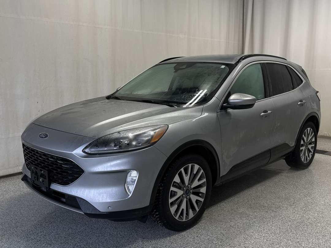 2022 Ford Escape Titanium - Image 2