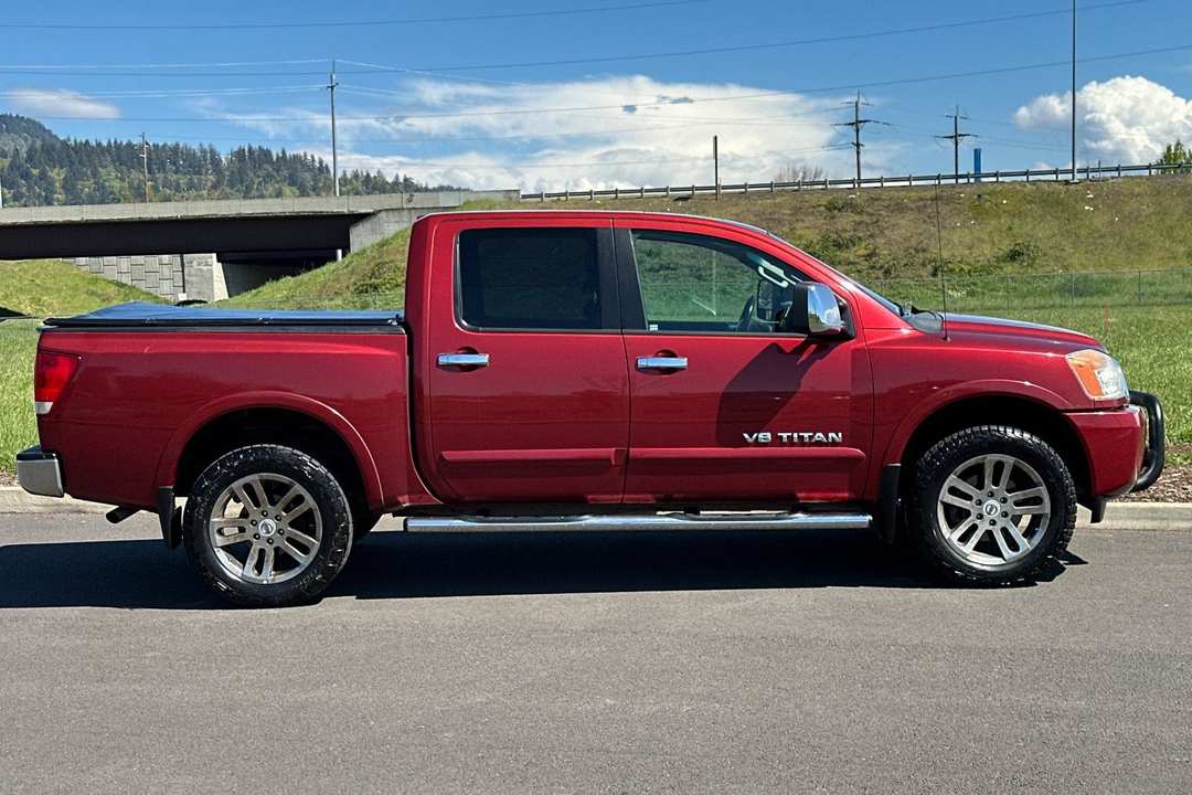 2013 Nissan Titan SL - Image 2