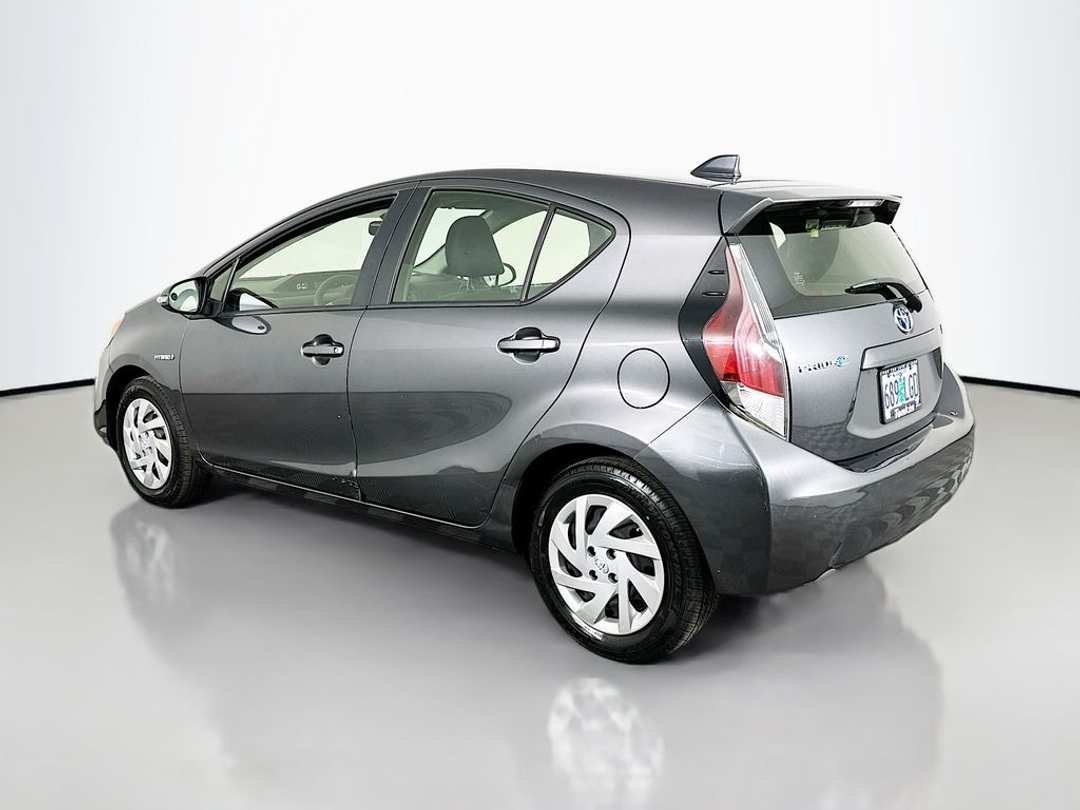 2015 Toyota Prius C - Image 6