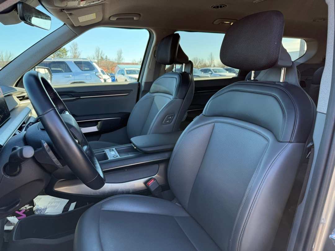 2024 Kia Ev9 Light Long Range - Image 9