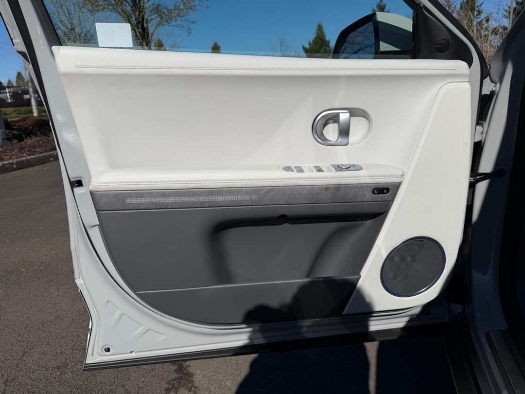 2024 Hyundai Ioniq 5 Limited - Image 12