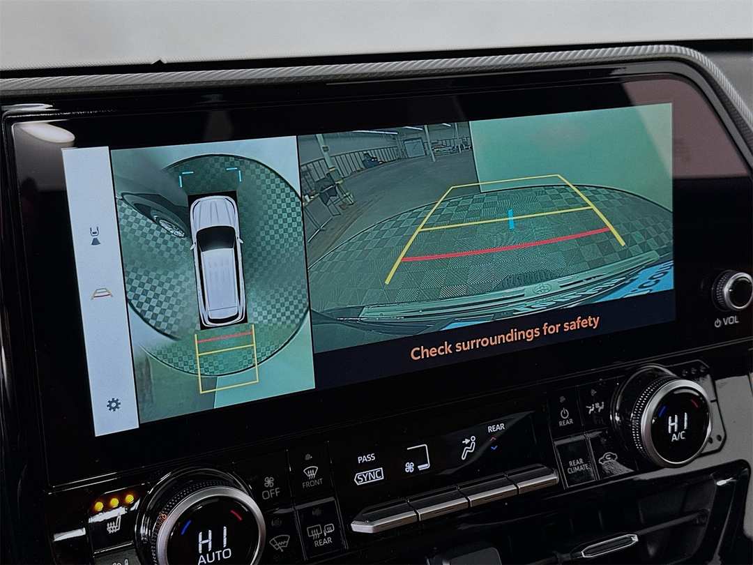 2026 Toyota Highlander Platinum - Image 14