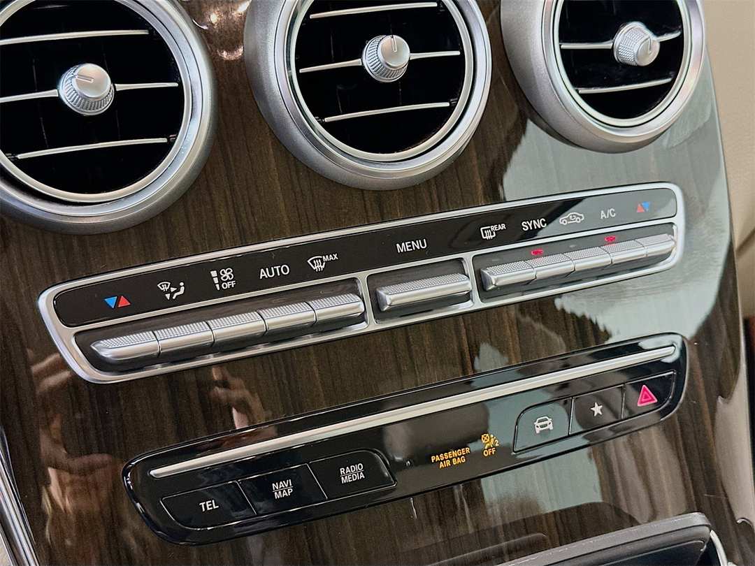 2020 Mercedes-Benz GLC GLC 300 - Image 14