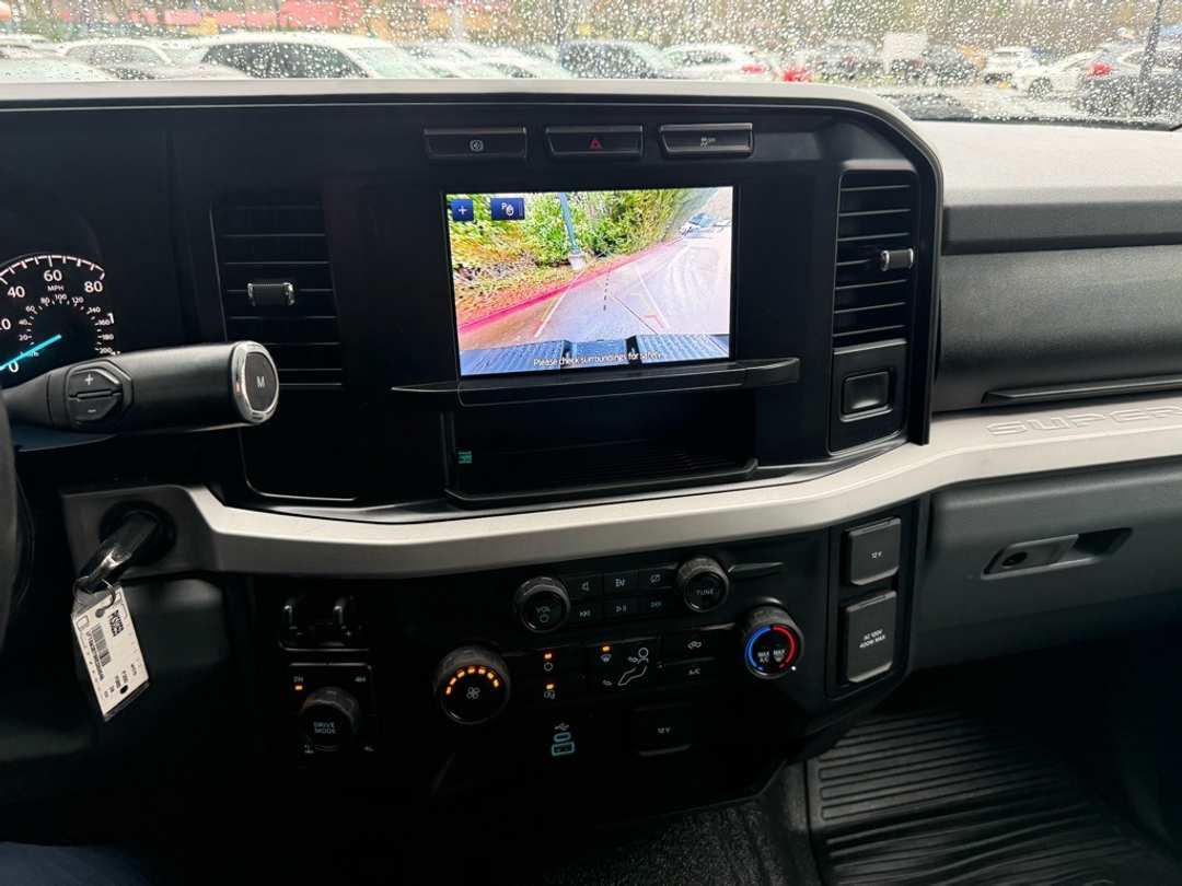 2024 Ford F-350Sd Lariat - Image 38