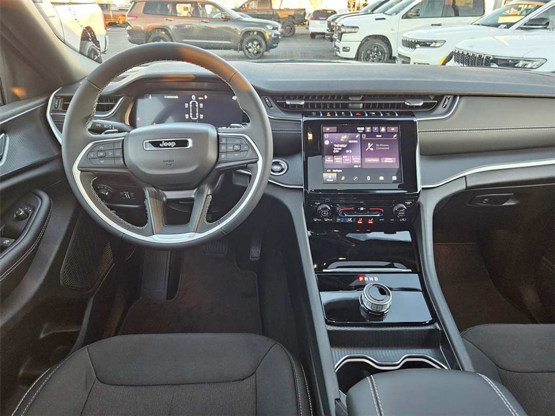 2025 Jeep Grand Cherokee L Laredo - Image 26