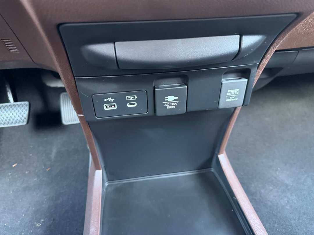 2026 Honda Odyssey Touring - Image 25