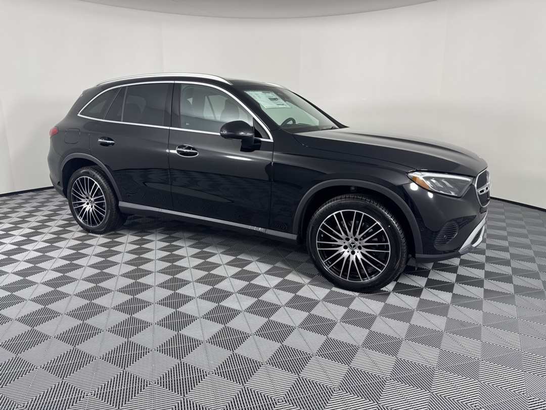 2026 Mercedes-Benz GLC GLC 300 - Image 9