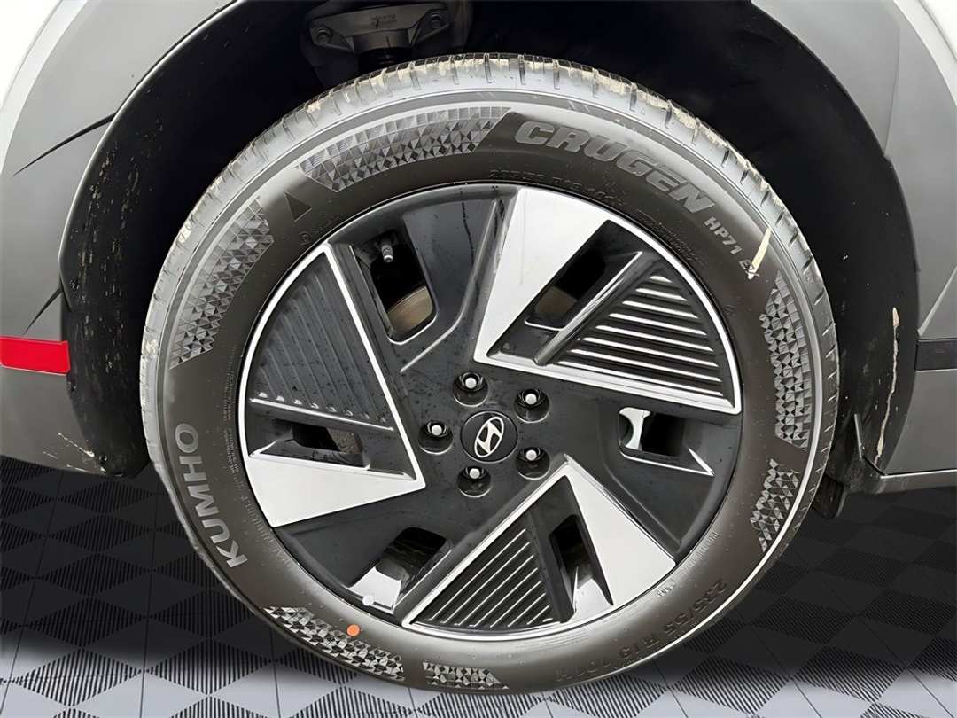 2026 Hyundai Ioniq 5 SEL - Image 9