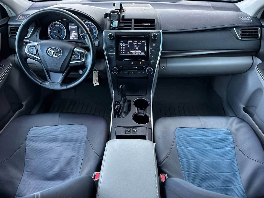 2015 Toyota Camry - Image 12