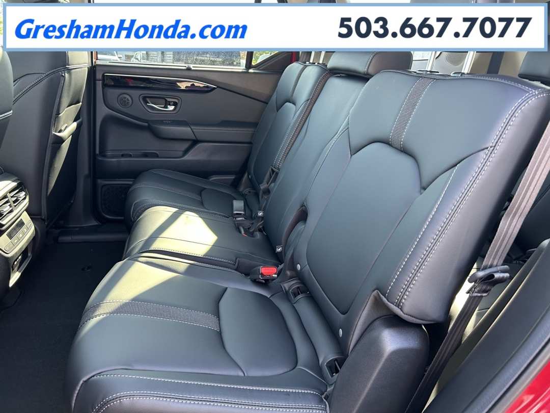 2025 Honda Pilot Touring - Image 25