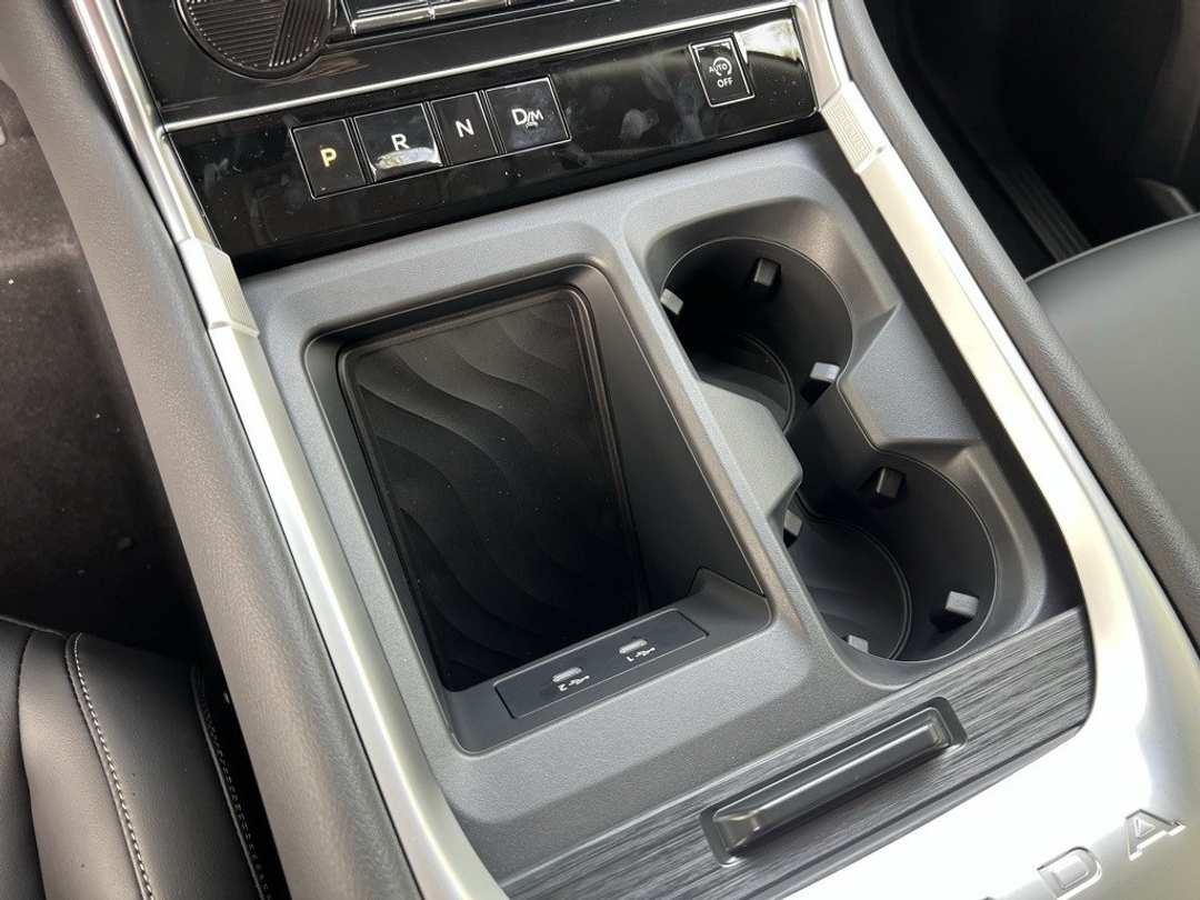 2026 Nissan Armada SV - Image 21