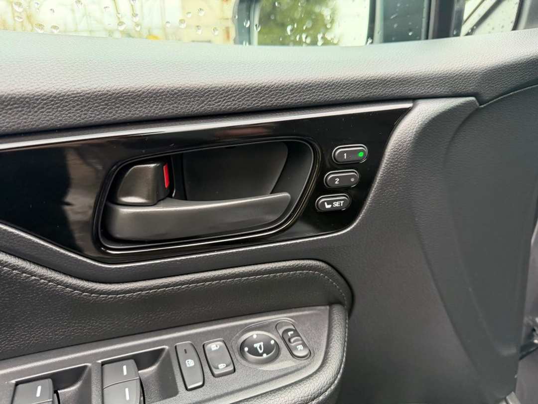 2026 Honda Odyssey Touring - Image 12