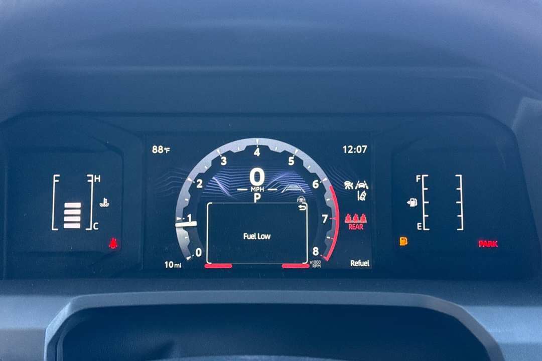 2025 Toyota Tacoma SR5 - Image 23