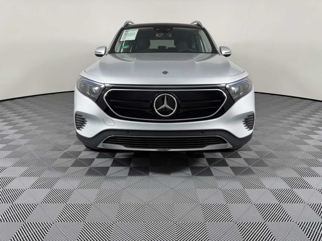 2023 Mercedes-Benz EQB 300 - Image 3